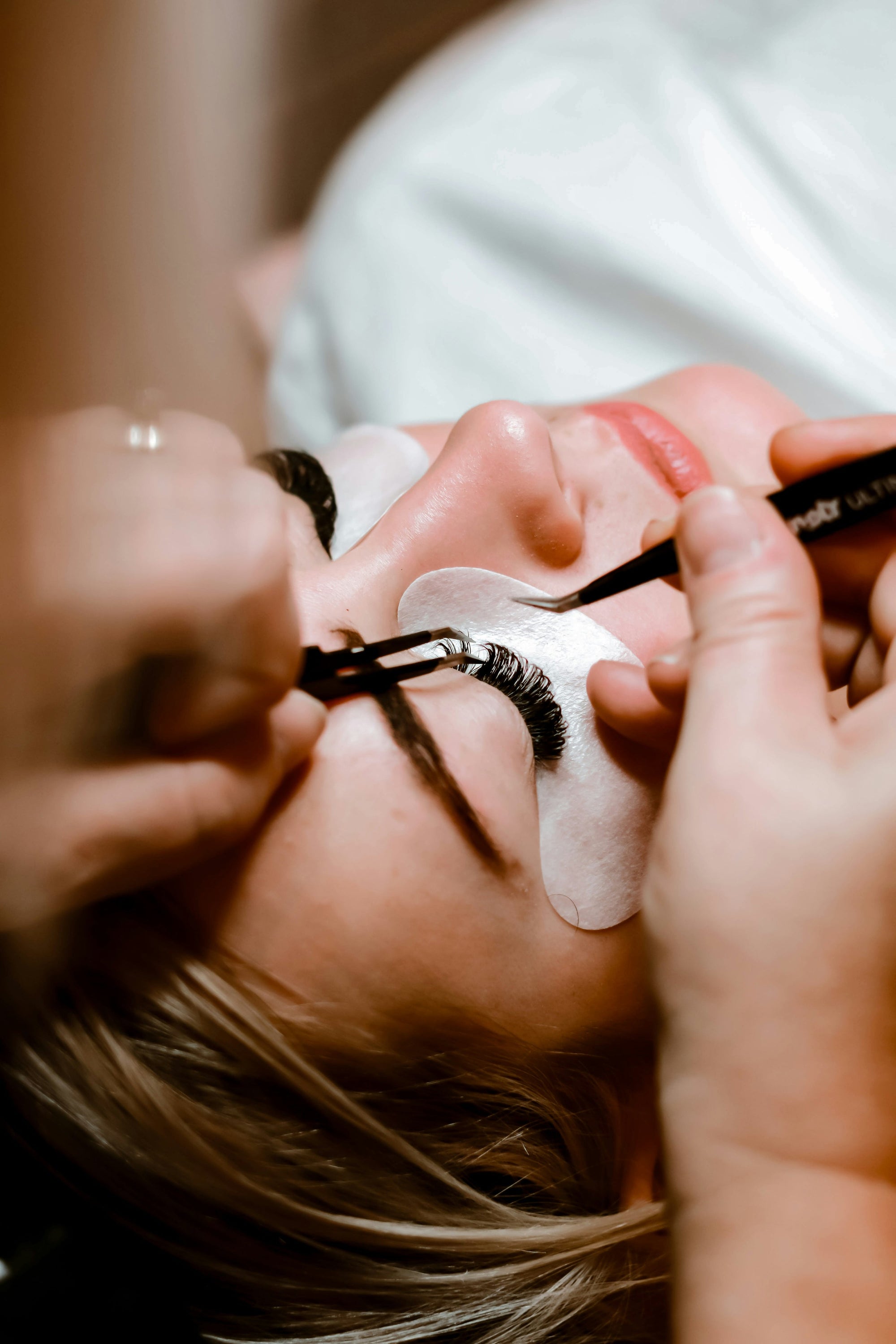 All About False Eyelashes: Tips & Types
