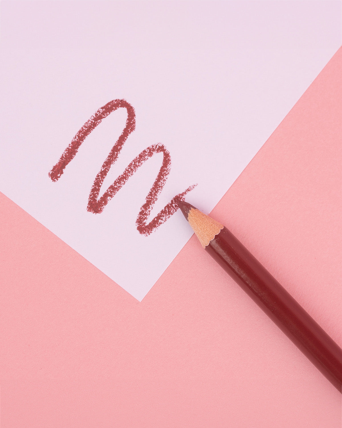 Lip pencil No.7 "Carmine"